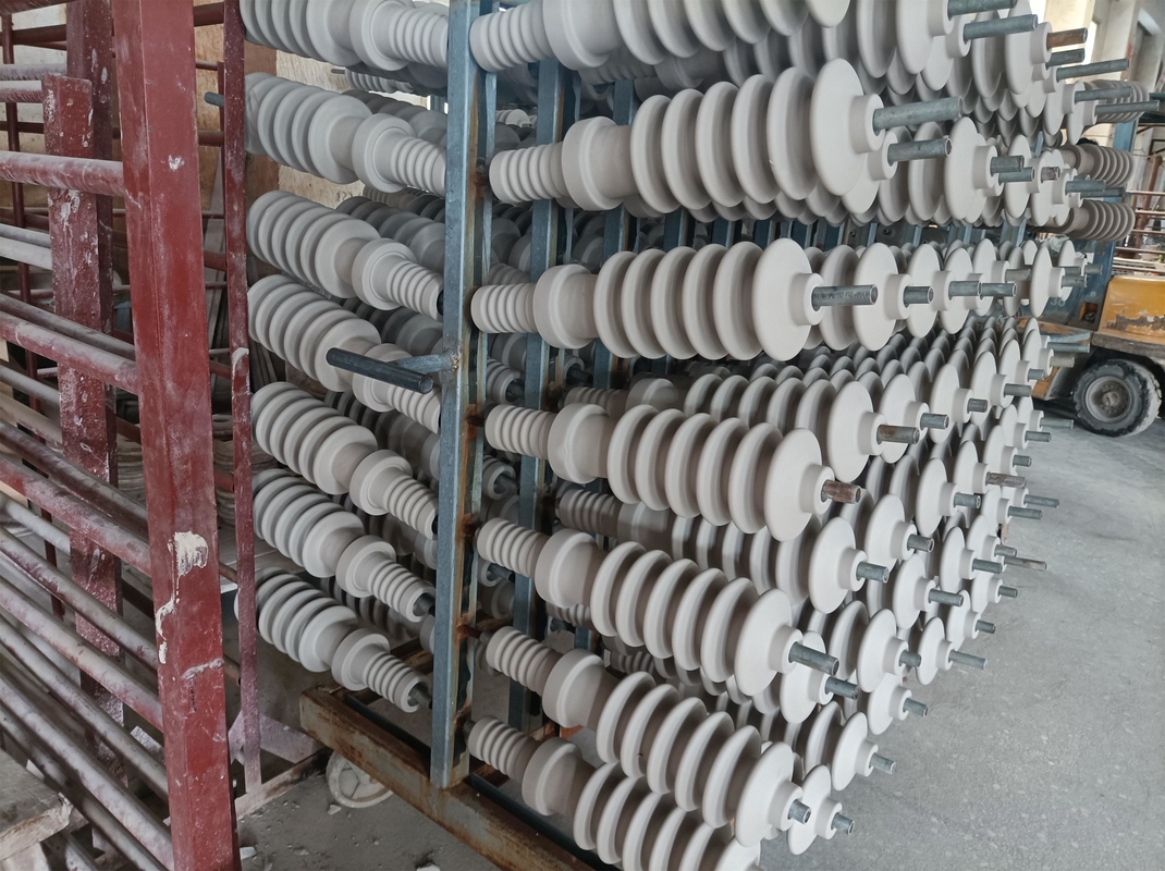 معيار IEC 25.8kV Oil ASS Porcelain Glazed Brown Glazed OEM