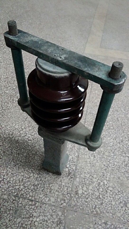 قاعدة معدنية 11KV IEC فئة عوازل أساسية صلبة
