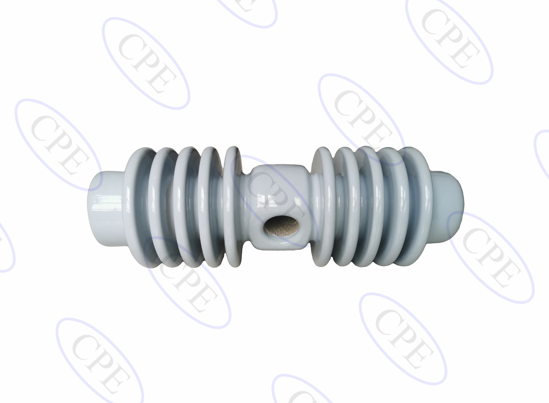 IEC Standard 10 Sheds 15kV Porcelain Fuse Cutout لخط التوزيع