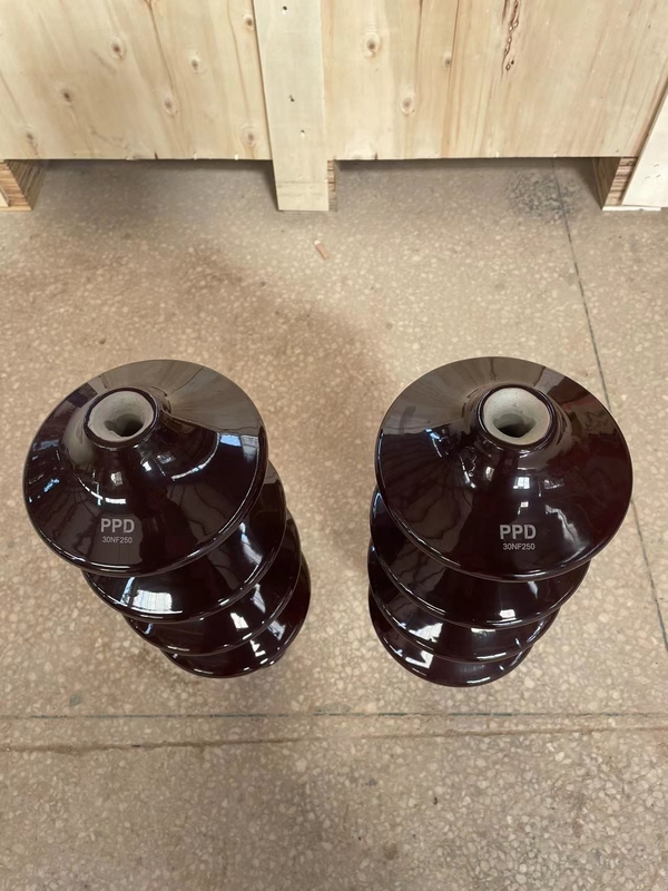 IEC Standard Porcelain Transformer جلبة بني اللون