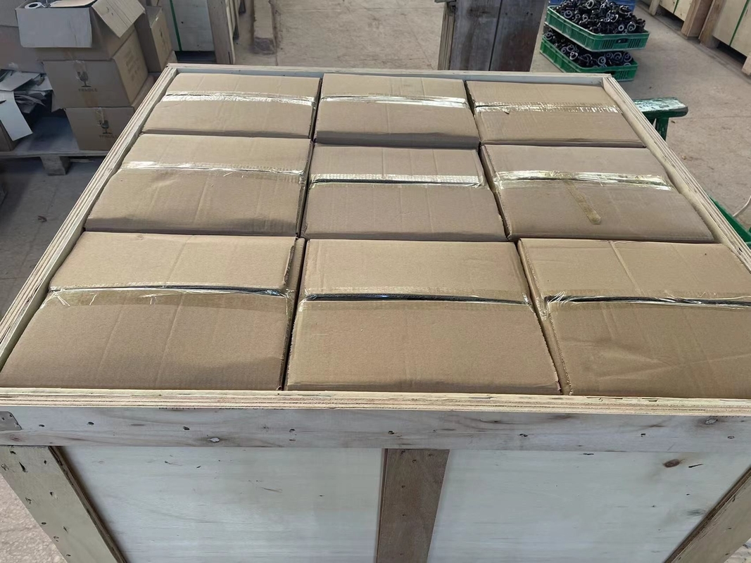 DIN 1kV 250A بورسلين محول جلبة بني اللون OEM متاح