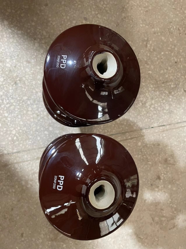 DIN42531 بورسلين C-110 محول طاقة جلبة بني مزجج OEM