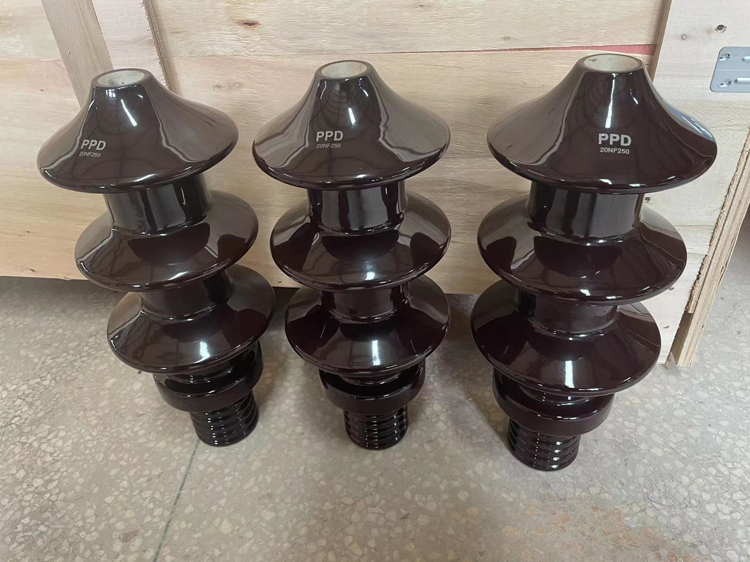 DIN قياسي 20NF250 جلبة كهربائية بورسلين OEM 385 مم ارتفاع